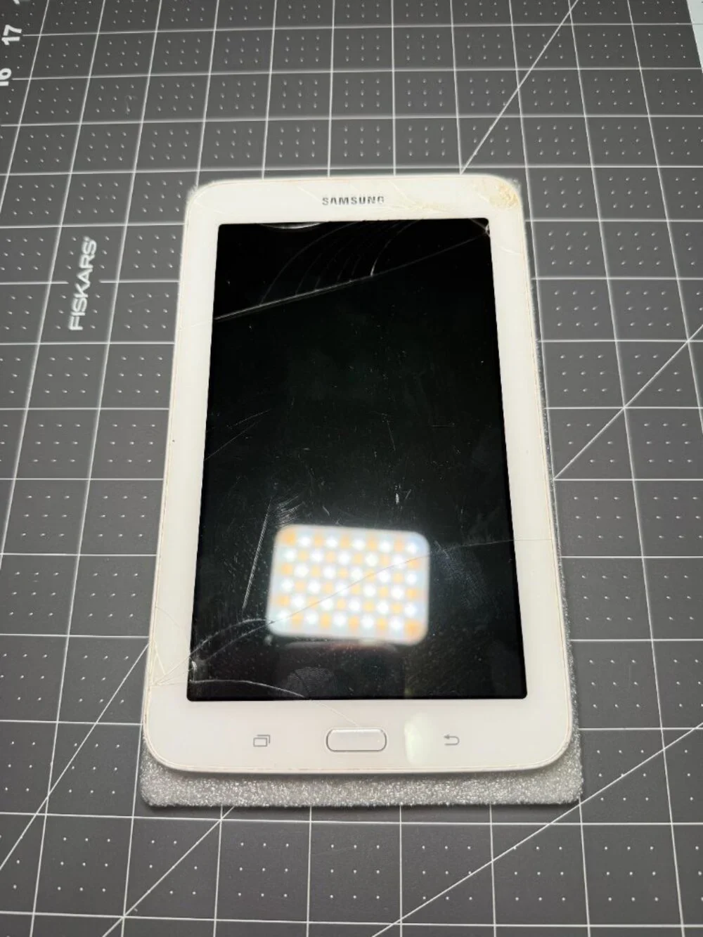 Samsung Galaxy Tab 3 Lite Model SM-T113 White For Parts/Repairs